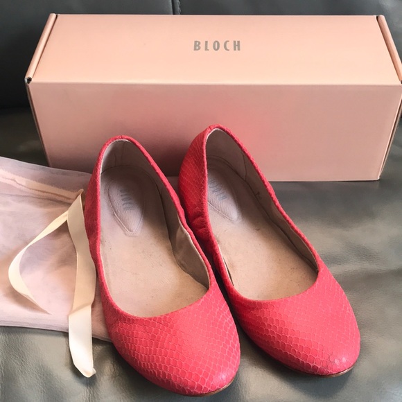 Bloch flats - Picture 1 of 6